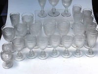 Glazenset best uit 8xh10, 7xh 13,5, 8x h17, 2xh8 - afbeelding 1 van  3