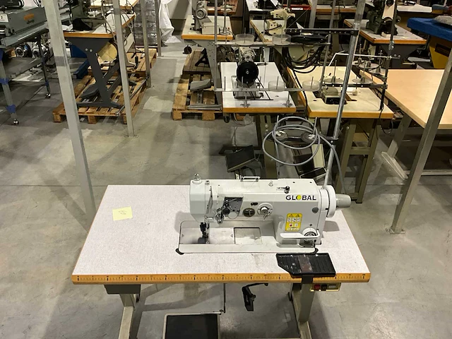 Global 1naalds ledermachine met wielaandrijving - afbeelding 3 van  3