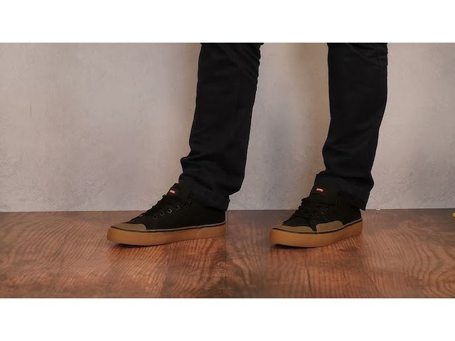 Globe - surplus - organic black - maat 40 - afbeelding 3 van  4