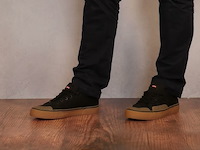 Globe - surplus - organic black - maat 42 - afbeelding 3 van  4