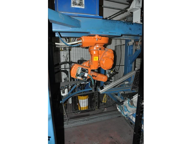 Glue application station incl. robot abb - afbeelding 1 van  6