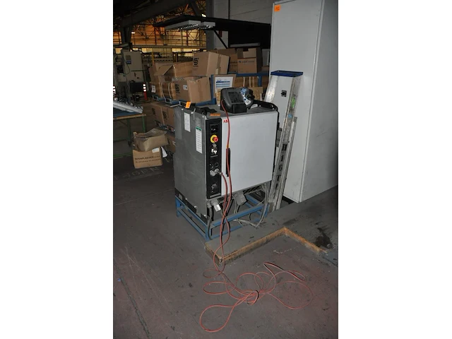 Glue application station incl. robot abb - afbeelding 2 van  6