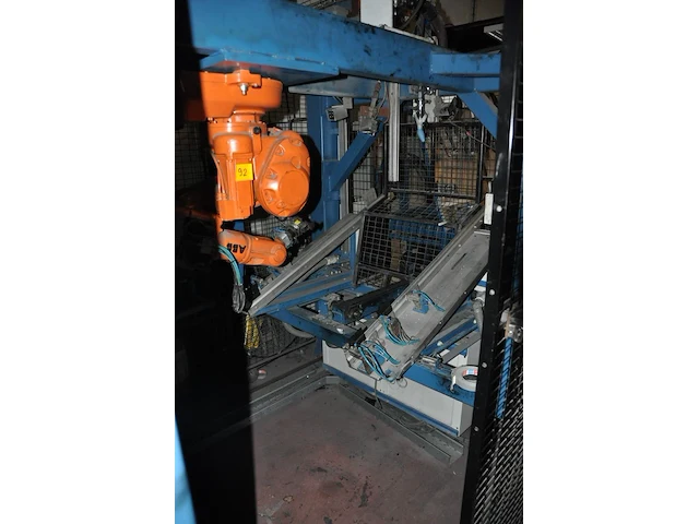 Glue application station incl. robot abb - afbeelding 4 van  6