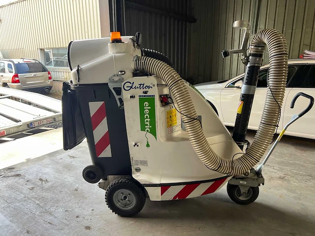 Glutton - 2018 - collect 2411 electric - straatveegmachine - afbeelding 8 van  13
