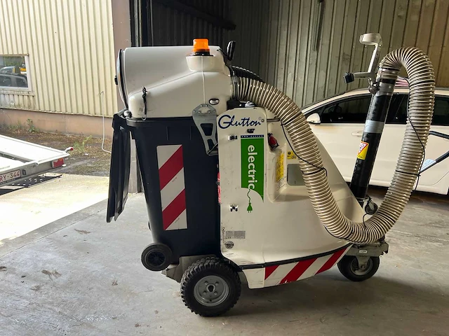 Glutton - 2018 - collect 2411 electric - straatveegmachine - afbeelding 9 van  13