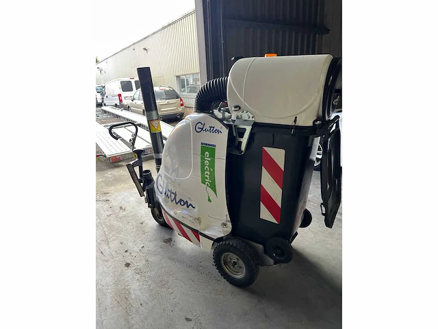 Glutton - 2018 - collect 2411 electric - straatveegmachine - afbeelding 6 van  10