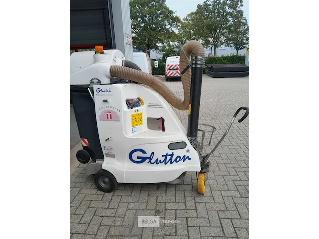 Glutton straatveegmachine - afbeelding 1 van  4