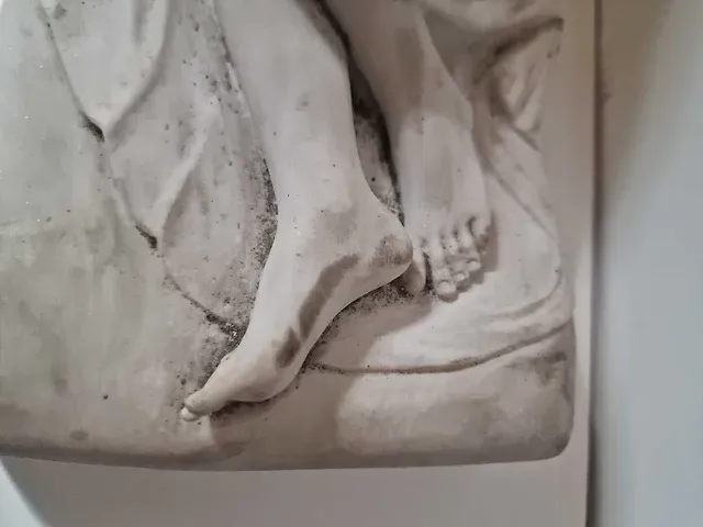 Godin venus op een zetel - getekend - european pottery - afbeelding 3 van  19