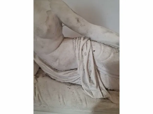 Godin venus op een zetel - getekend - european pottery - afbeelding 7 van  19