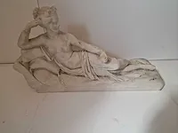 Godin venus op een zetel - getekend - european pottery - afbeelding 1 van  19