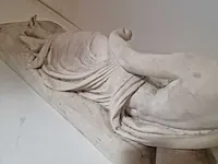 Godin venus op een zetel - getekend - european pottery - afbeelding 15 van  19