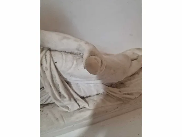 Godin venus op een zetel - getekend - european pottery - afbeelding 16 van  19