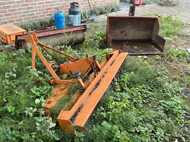 Goldoni 240 bosbouwtractor - afbeelding 9 van  27