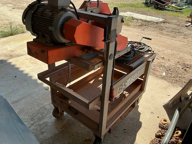 Gölz bs650 steenzaagmachine - afbeelding 9 van  13