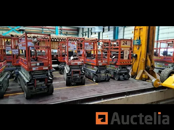 Gondels, meubilair, bureautafel apparatuur en logistiek