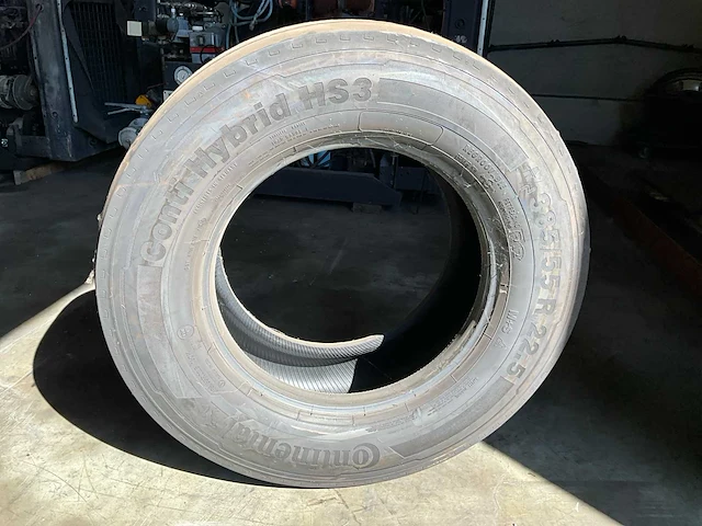 Goodyear 3x - continental 2x vrachtwagenbanden - afbeelding 3 van  8