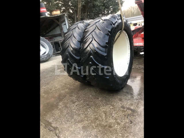 Goodyear 650/65r42 complete wielen - afbeelding 1 van  6