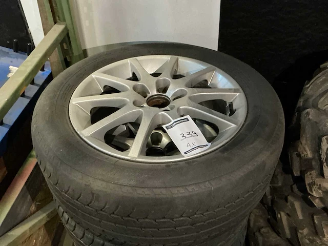 Goodyear band op velg (4x) - afbeelding 2 van  3