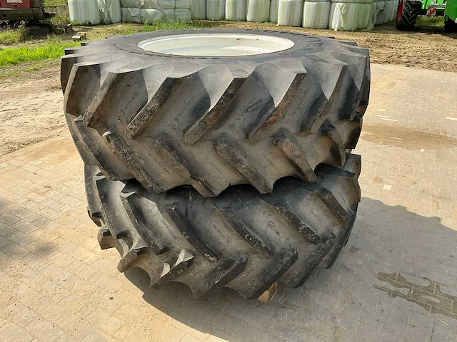 Goodyear dt820 tractorbanden op velg (2x) - afbeelding 2 van  7