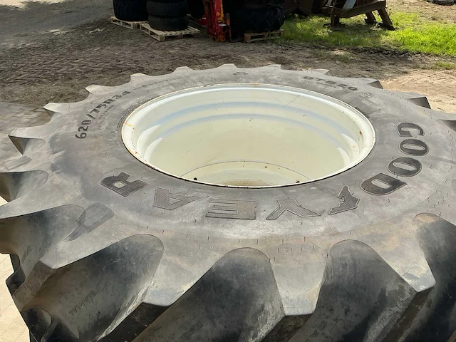 Goodyear dt820 tractorbanden op velg (2x) - afbeelding 4 van  7