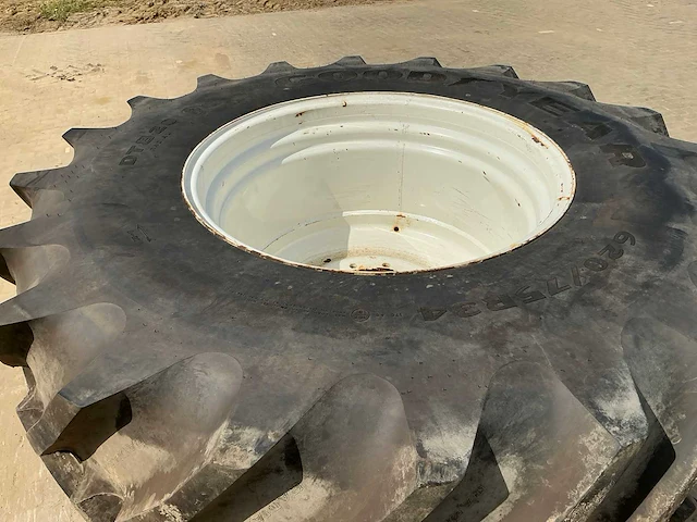 Goodyear dt820 tractorbanden op velg (2x) - afbeelding 5 van  7
