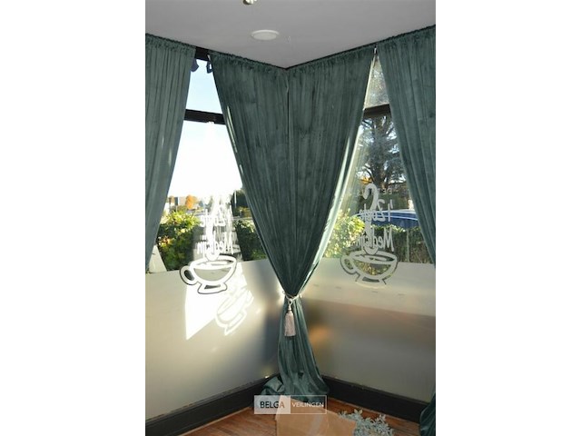 Gordijnen 16 stuks kleur donker groen lengte 2,85 - afbeelding 1 van  3