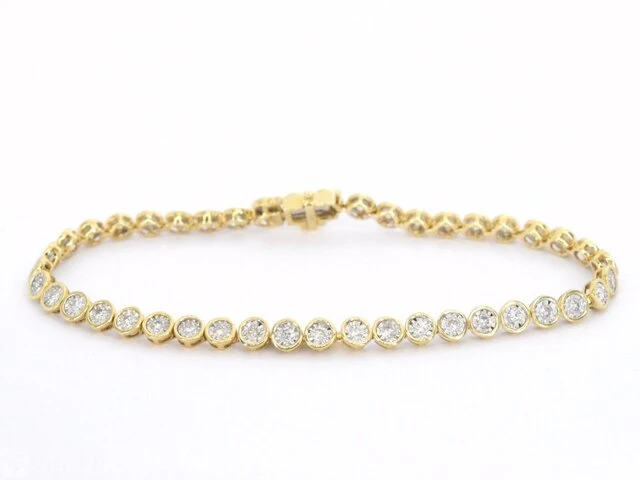 Gouden armband vol met diamanten gezet - afbeelding 1 van  8
