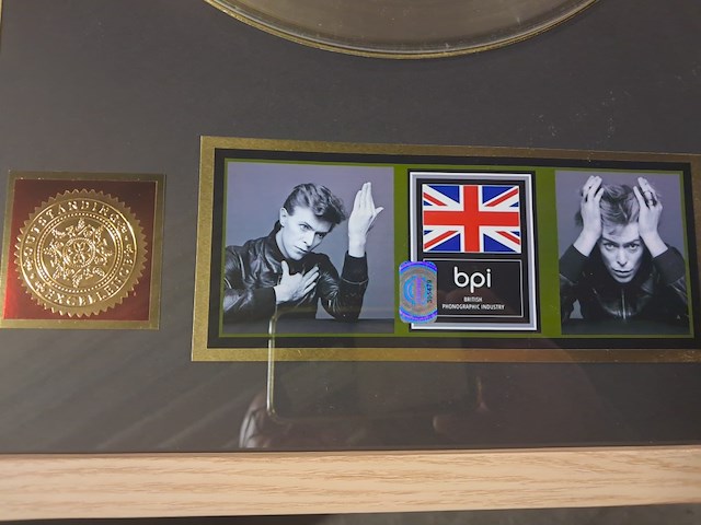 Gouden plaat david bowie xl kader ( 730mm - 540mm ) - afbeelding 4 van  4