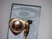 Goudkleurige accessoire in hartjesvorm - afbeelding 6 van  6