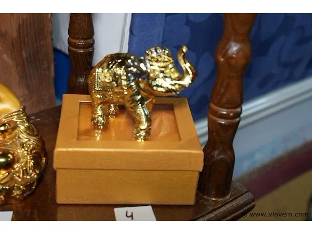 Goudkleurige olifant - afbeelding 1 van  1