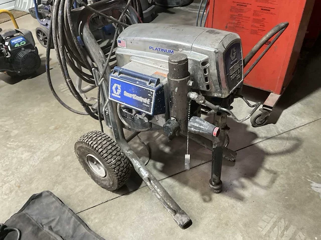 Graco platinum ultra max ii 795 mobiele airless verfspuitmachine - afbeelding 2 van  8