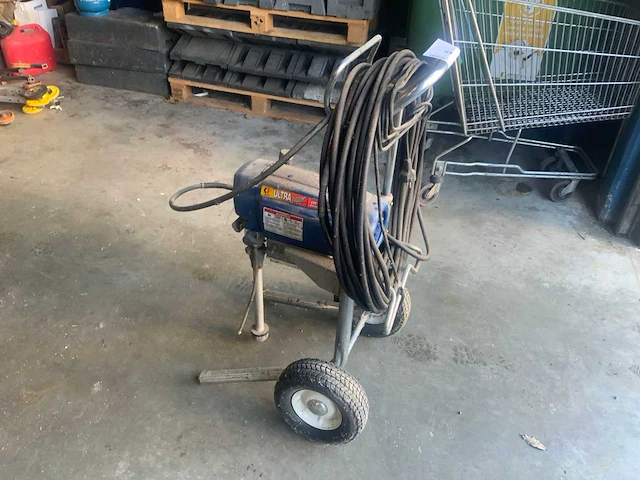 Graco ultra max 695 mobiele verfspuit - afbeelding 1 van  7