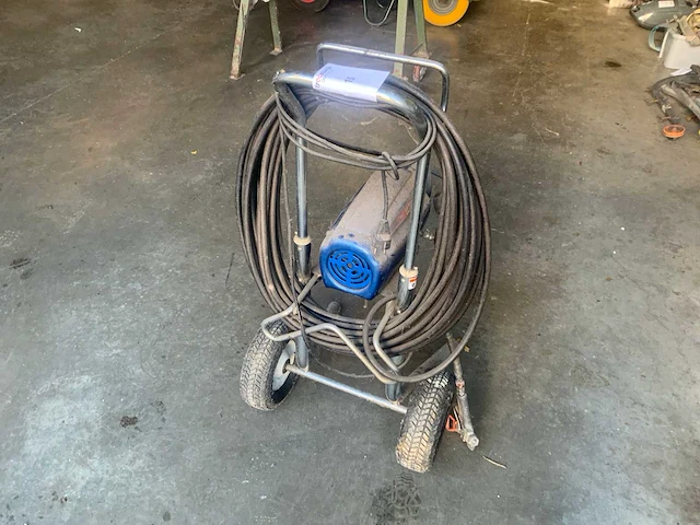 Graco ultra max 695 mobiele verfspuit - afbeelding 4 van  7