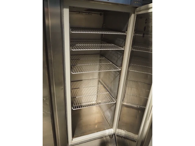 Gram - afbeelding 5 van  8