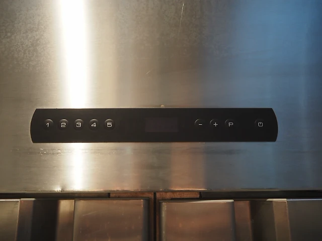 Gram - afbeelding 7 van  8