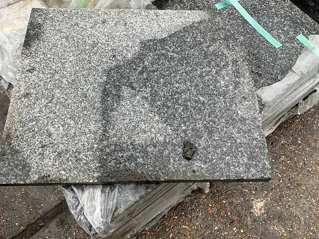 Graniet ca 18 m2 - afbeelding 1 van  3