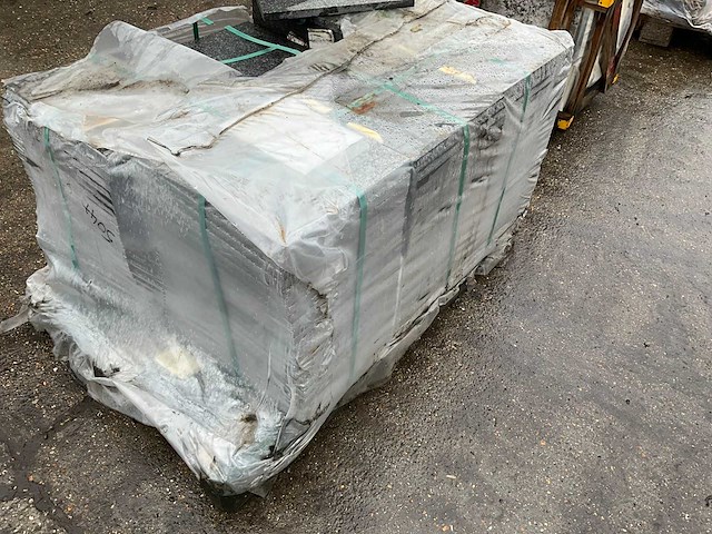 Graniet ca 18 m2 - afbeelding 3 van  3