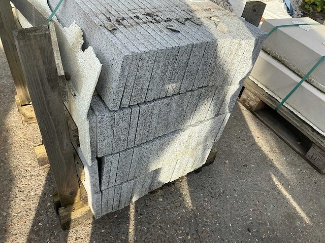 Graniet plinten ca 109 stuks - afbeelding 2 van  5