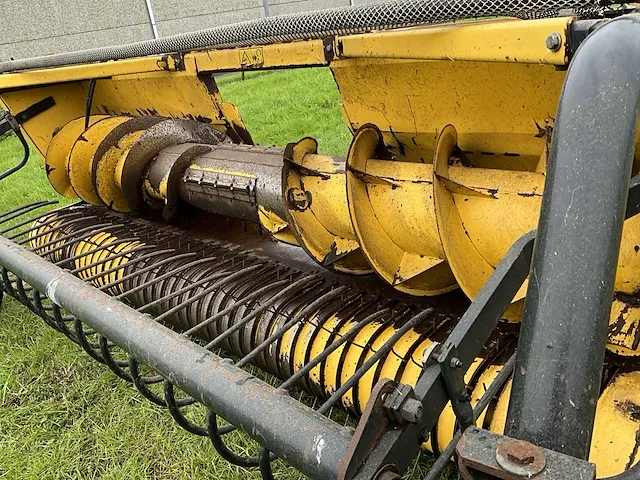 Gras pickup new holland hakselaar - afbeelding 4 van  16