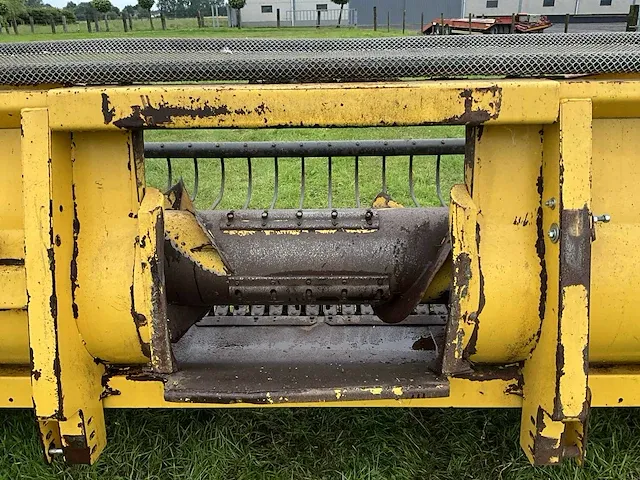 Gras pickup new holland hakselaar - afbeelding 8 van  16