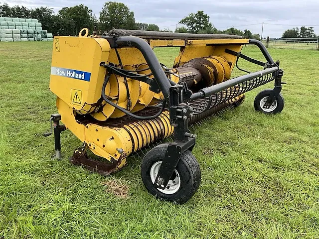Gras pickup new holland hakselaar - afbeelding 14 van  16