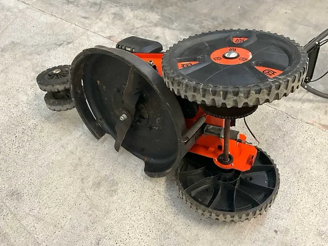 Grasmaaier husqvarna dby51 - afbeelding 7 van  9