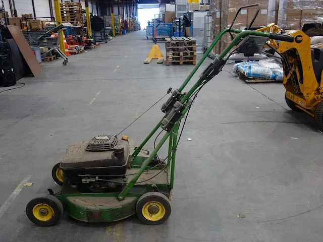 Grasmaaier john deere - afbeelding 2 van  4