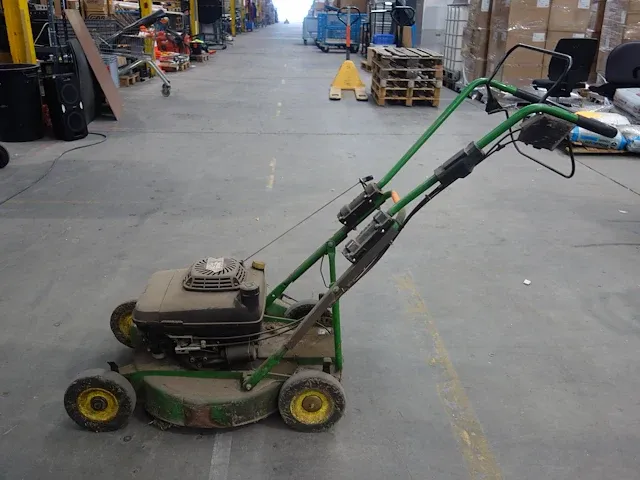 Grasmaaier john deere - afbeelding 1 van  4
