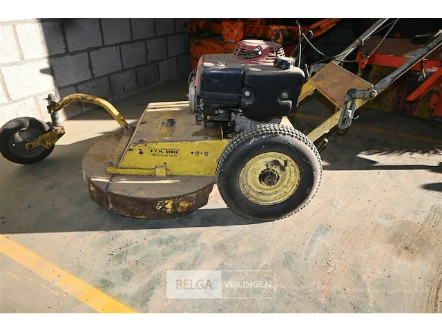Grasmaaier met honda motor - afbeelding 2 van  6