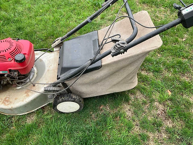 Grasmaaier + verticuteermachine (2x) - afbeelding 9 van  14