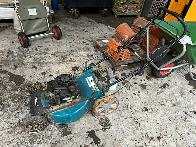 Grasmachine makita - afbeelding 1 van  5