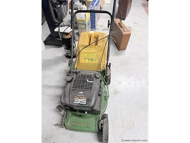 Grasmachine op benzine - wiel ontbreekt - afbeelding 2 van  5