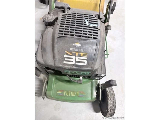 Grasmachine op benzine - wiel ontbreekt - afbeelding 3 van  5
