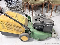 Grasmachine op benzine - wiel ontbreekt - afbeelding 4 van  5